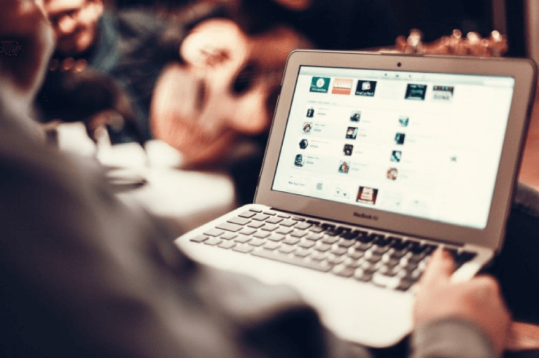 The Complete Guide to Grabbing a Millennial’s Attention: Influencer Marketing