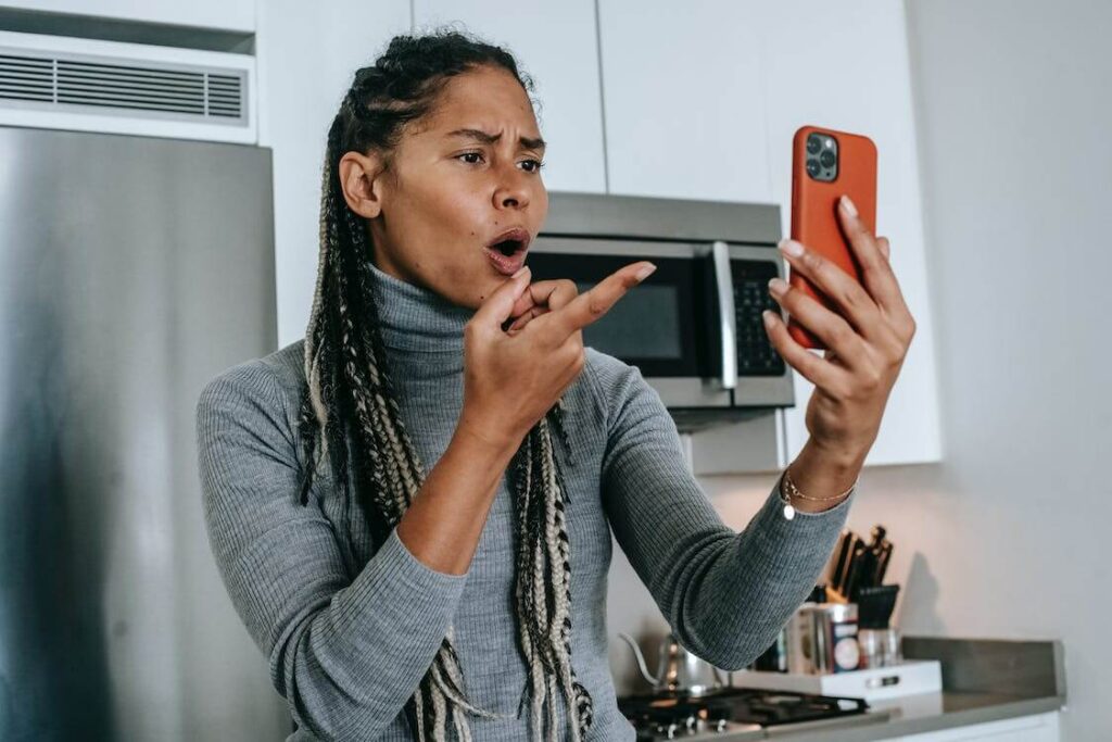 Social Media Etiquette 101: The Dos and Don’ts of Posting on Social Media