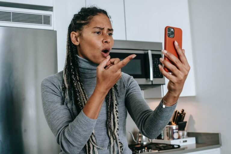 Social Media Etiquette 101: The Dos and Don’ts of Posting on Social Media