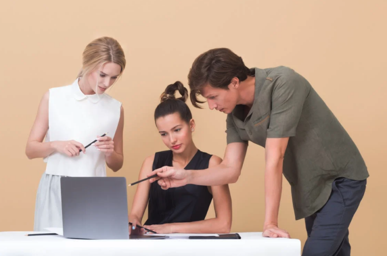 Turning Guest Reviews Into Marketing Content for Hotels and Restaurants